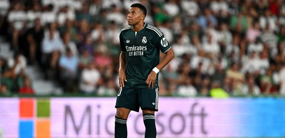 Jugador de Real Madrid en acción durante el partido
