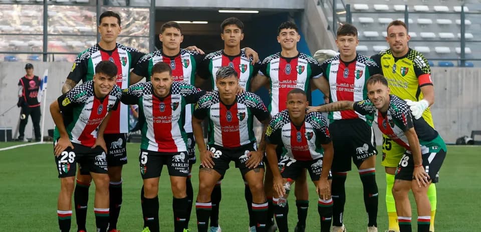 Equipo de Palestino posando para la foto
