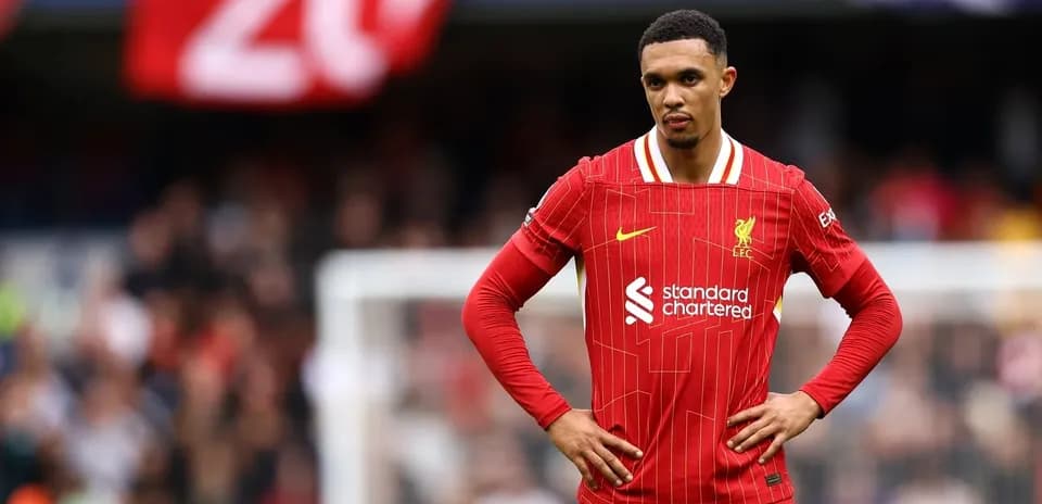 Jugador de Liverpool en el campo durante un partido