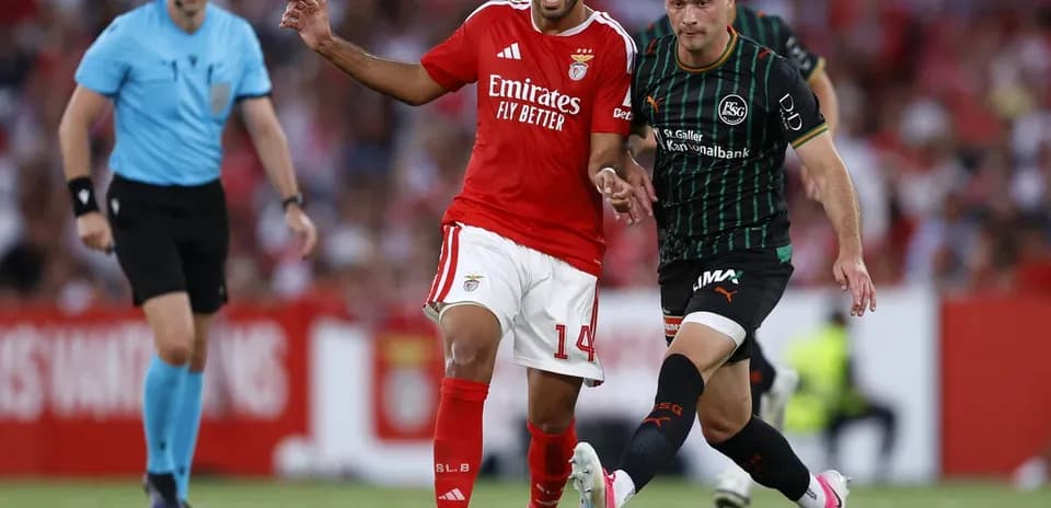 Jugador de Benfica contra FC St. Gallen