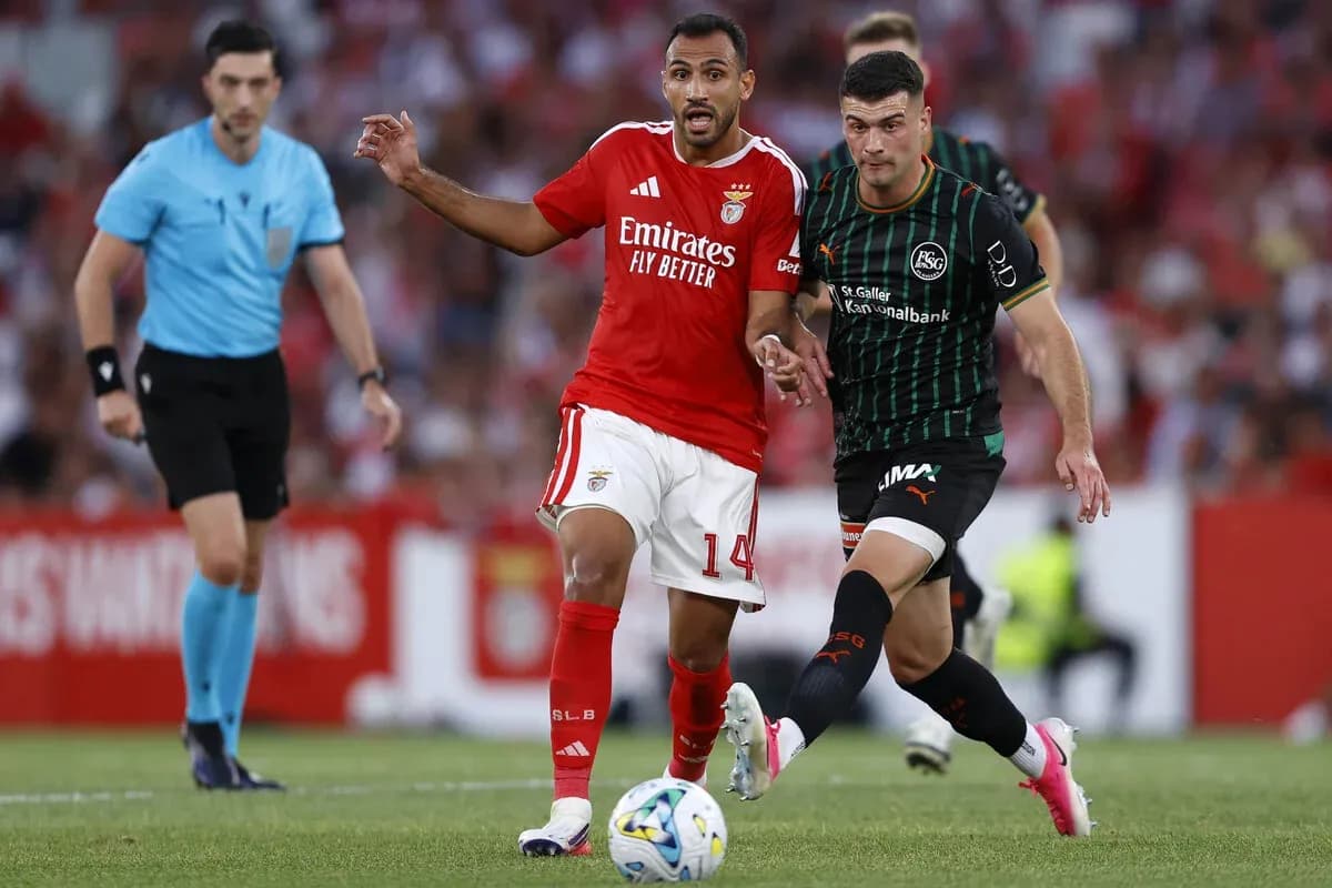 Jugador de Benfica contra FC St. Gallen