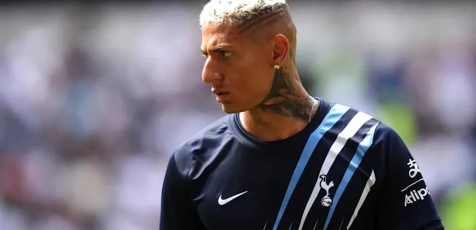 Jugador de Tottenham en el calentamiento previo al partido