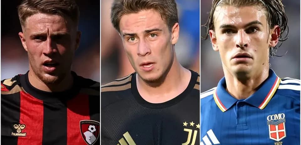 Tres jugadores de fútbol en primer plano