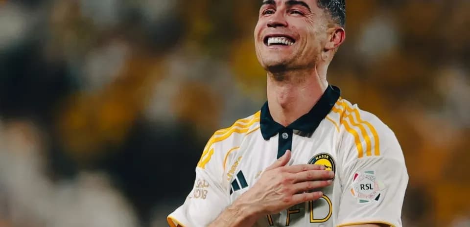 Jugador celebrando con la mano en el corazón