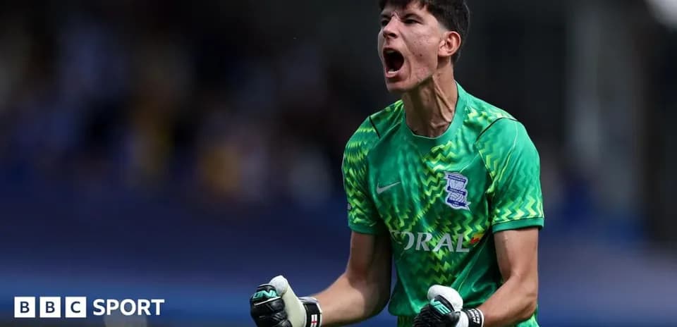Portero de Birmingham City celebrando una jugada