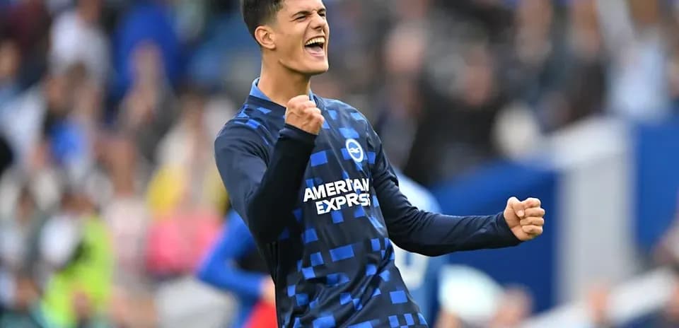 Jugador de Brighton celebrando un gol en el partido