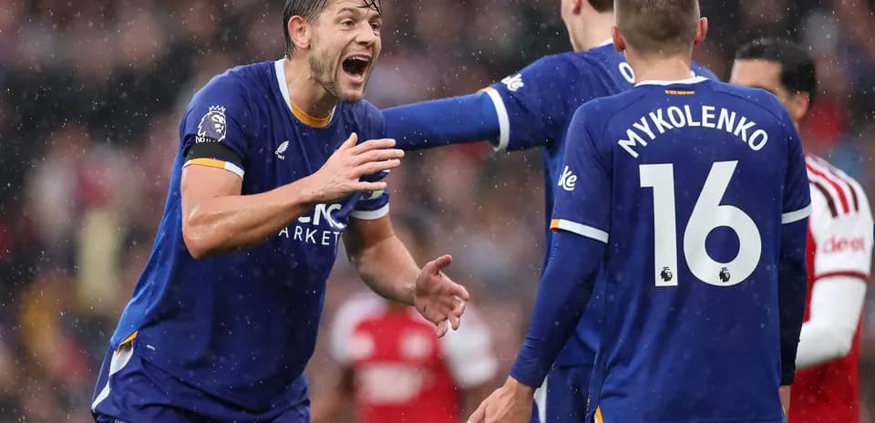 Jugadores de Everton celebrando un gol