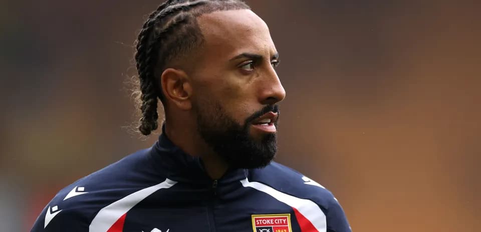 Jugador de Stoke City en el campo antes del partido