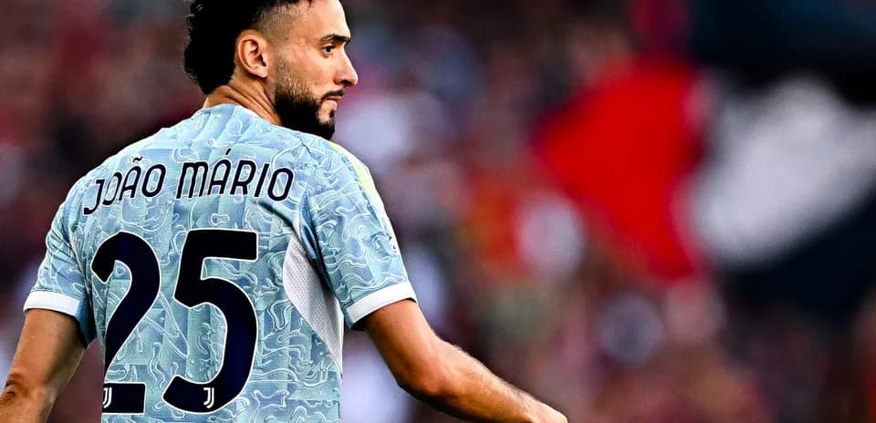 João Mário con el número 25 en camiseta de Juventus