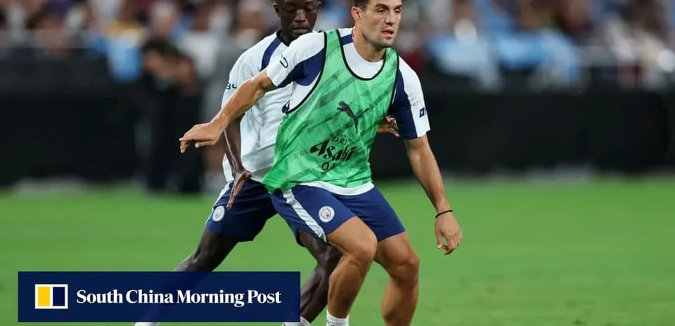 Jugador entrenando con balón durante la práctica