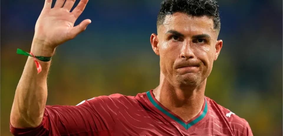 Jugador saludando al público tras el partido