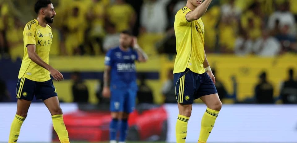 Jugadores de Al Nassr en el campo durante el partido