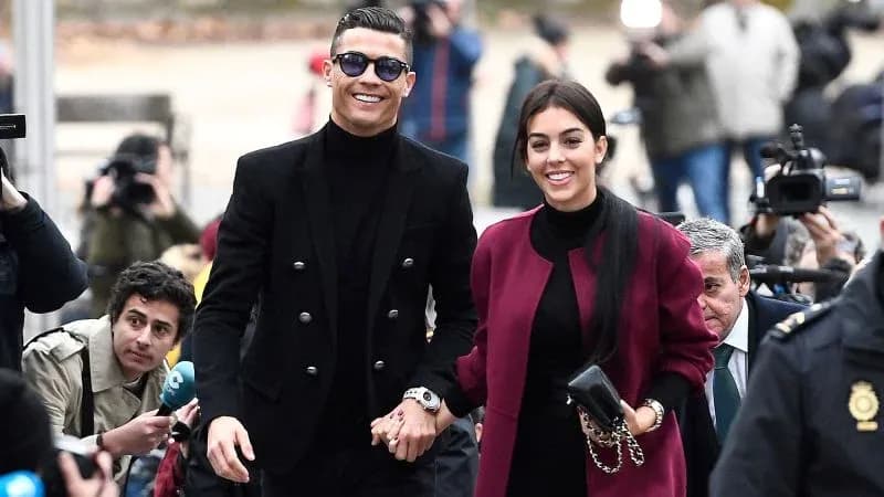 Cristiano Ronaldo y Georgina Rodríguez llegando juntos a evento