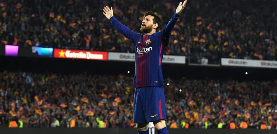 Jugador de Barcelona celebrando frente a la afición