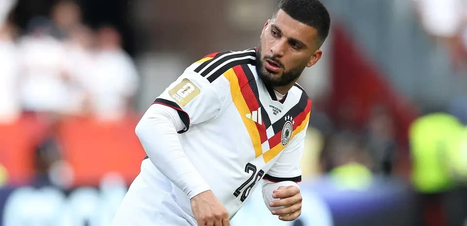 Jugador alemán en acción durante un partido