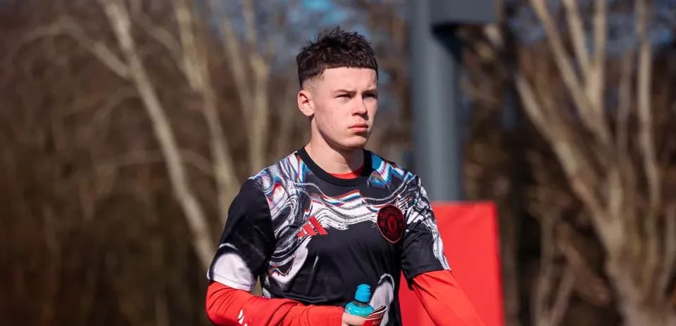 Jugador de Manchester United en sesión de entrenamiento