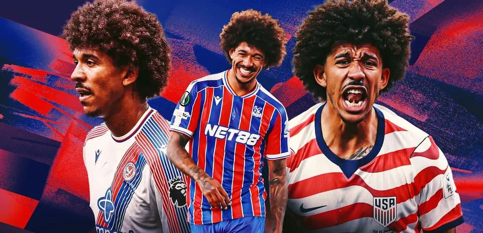 Jugador de fútbol con cabello rizado en acción