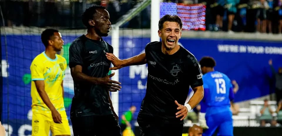 Celebración de jugadores de FC Tulsa