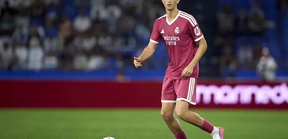 Jugador de Real Madrid en acción durante partido