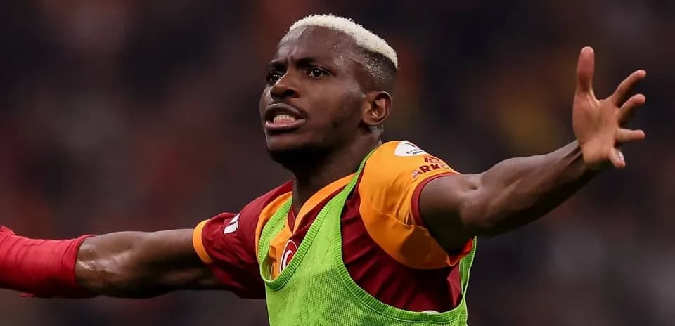 Jugador de Galatasaray celebrando un gol en el partido