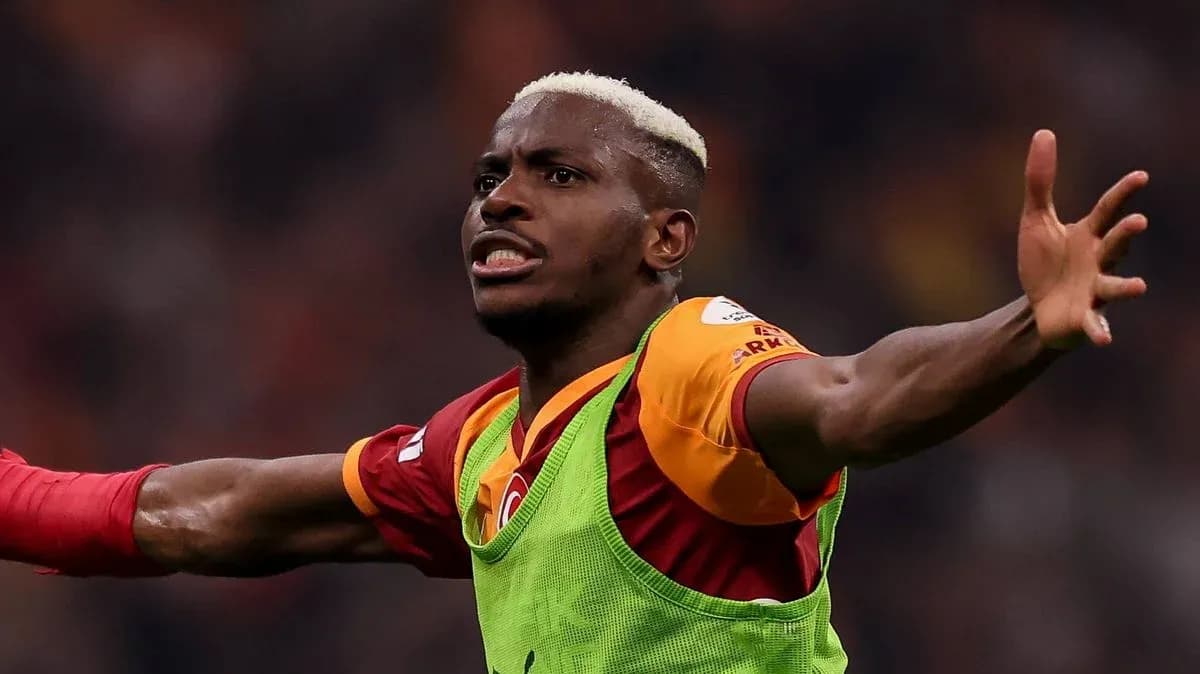 Jugador de Galatasaray celebrando un gol en el partido