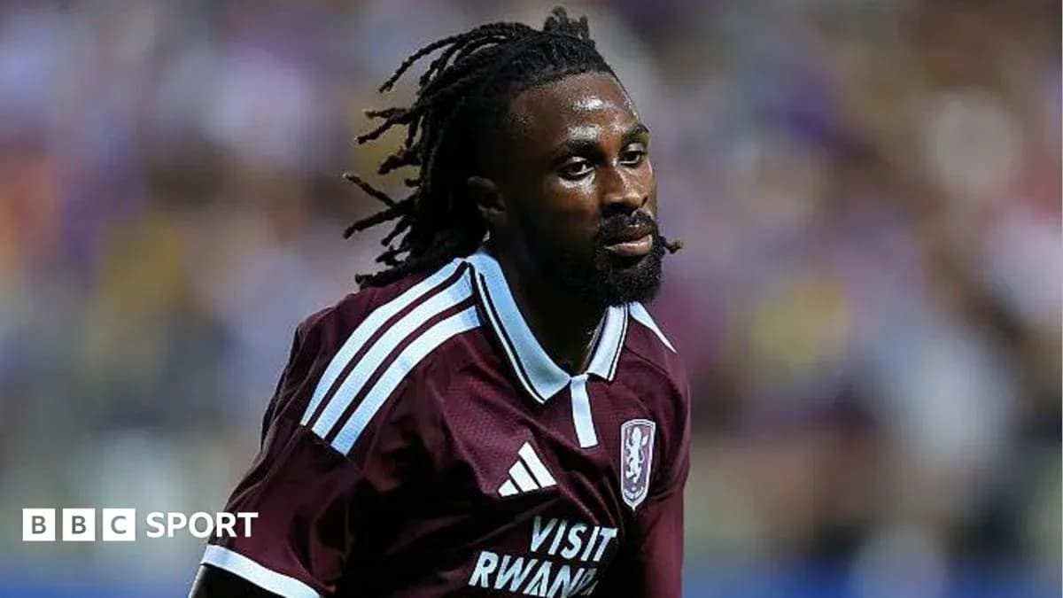 Jugador de fútbol en acción durante un partido