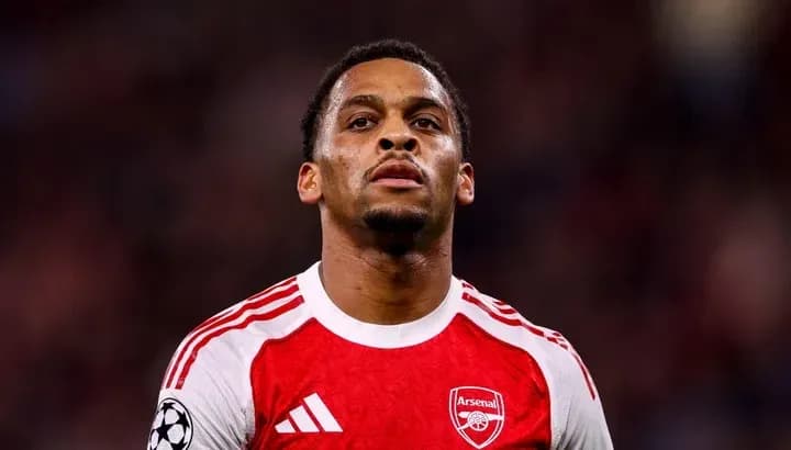Jugador de Arsenal en partido de Champions League
