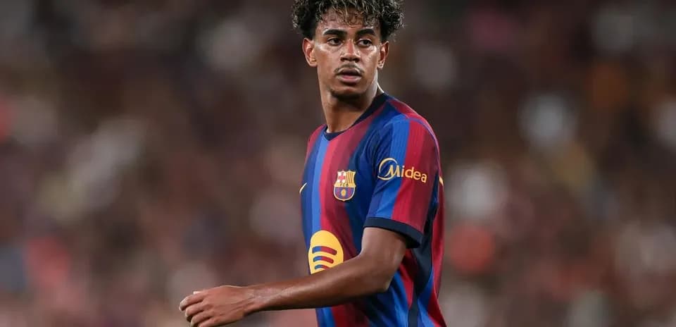 Jugador del FC Barcelona en el campo durante partido