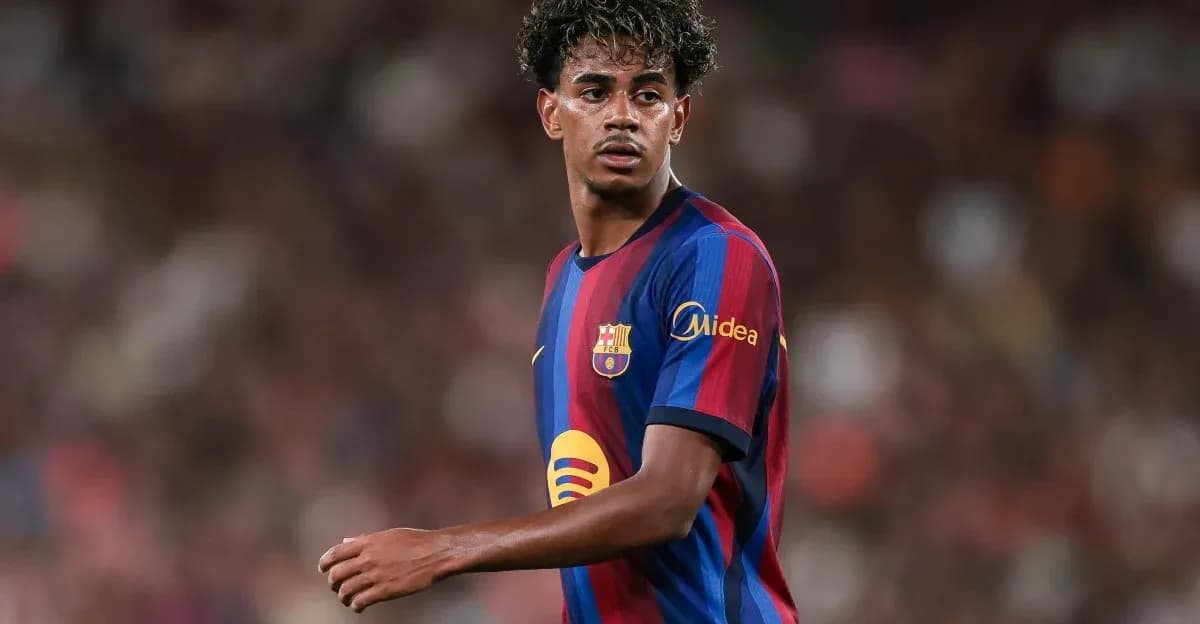Jugador del FC Barcelona en el campo durante partido