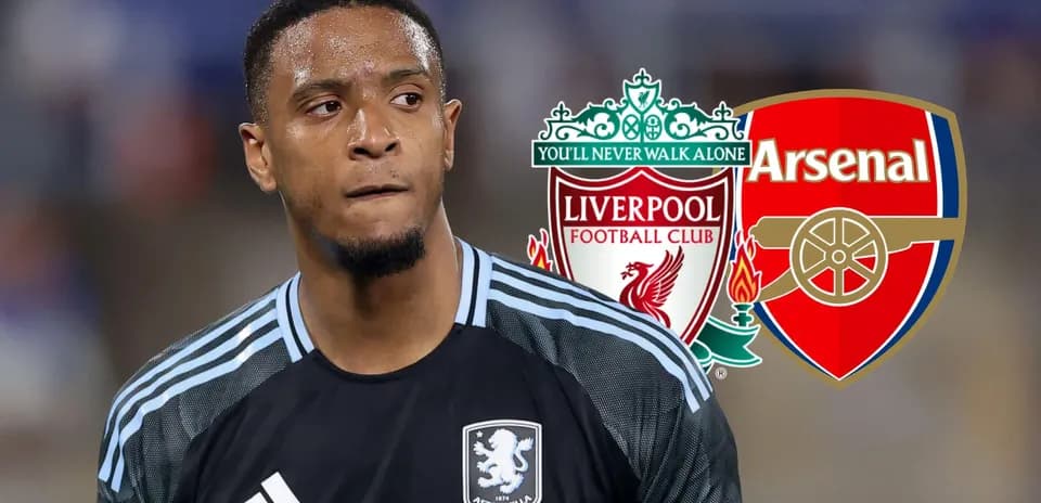 Portero de Aston Villa con logos de Liverpool y Arsenal