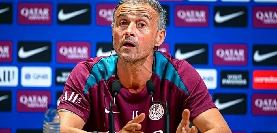 Luis Enrique hablando en conferencia de prensa