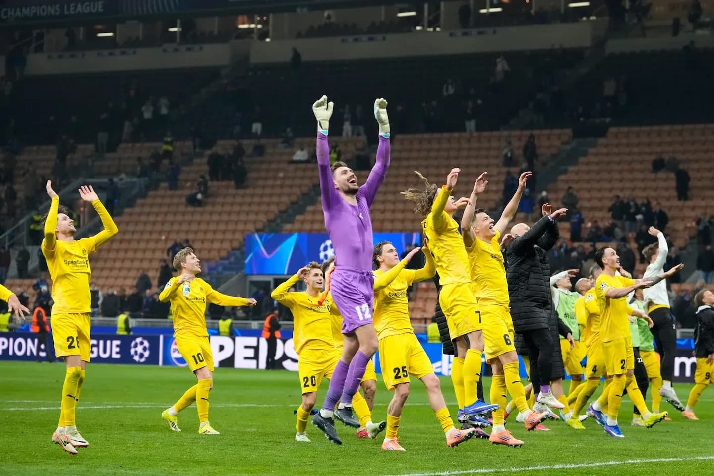 Jugadores de Bodo/Glimt celebrando una victoria