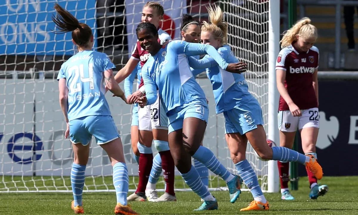Jugadoras del Manchester City celebrando un gol