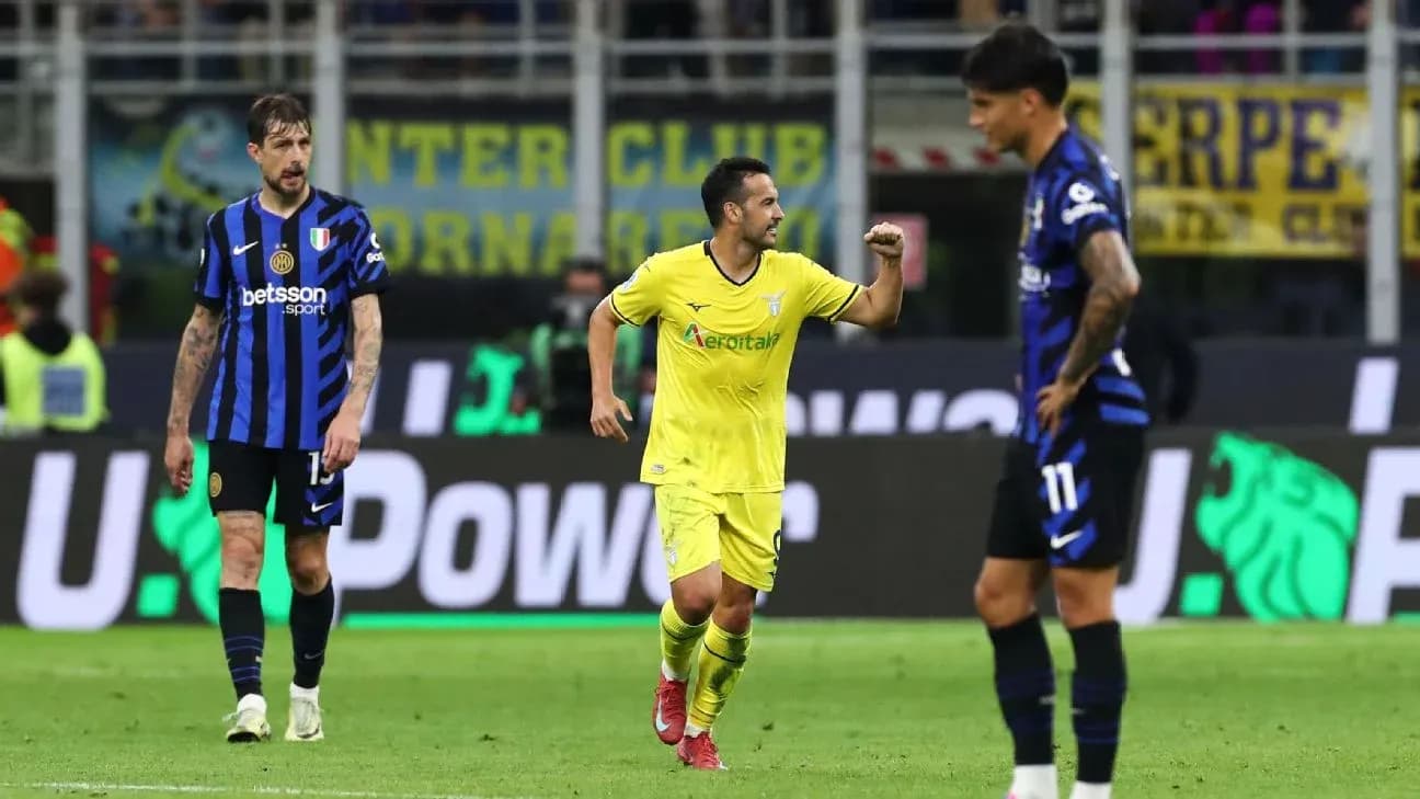 Jugadores de Lazio e Inter en el partido