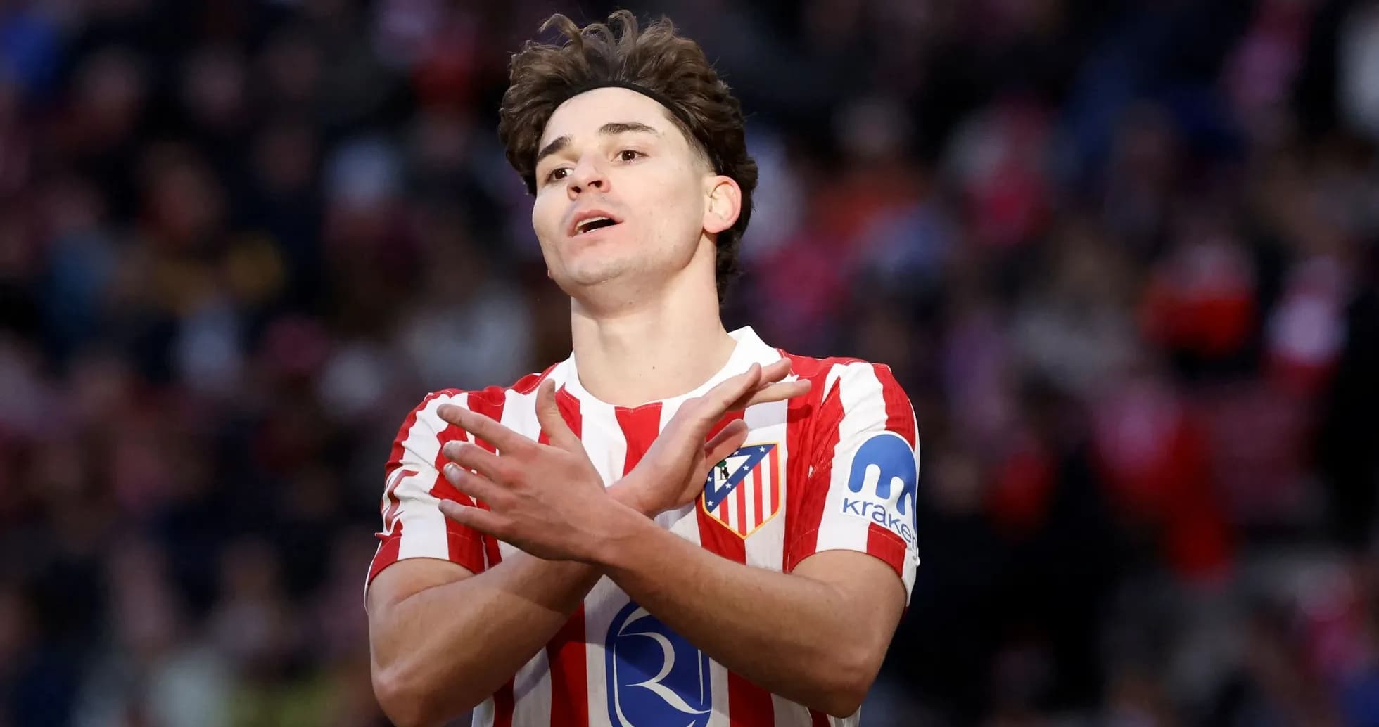 Jugador de Atlético de Madrid celebrando en el campo