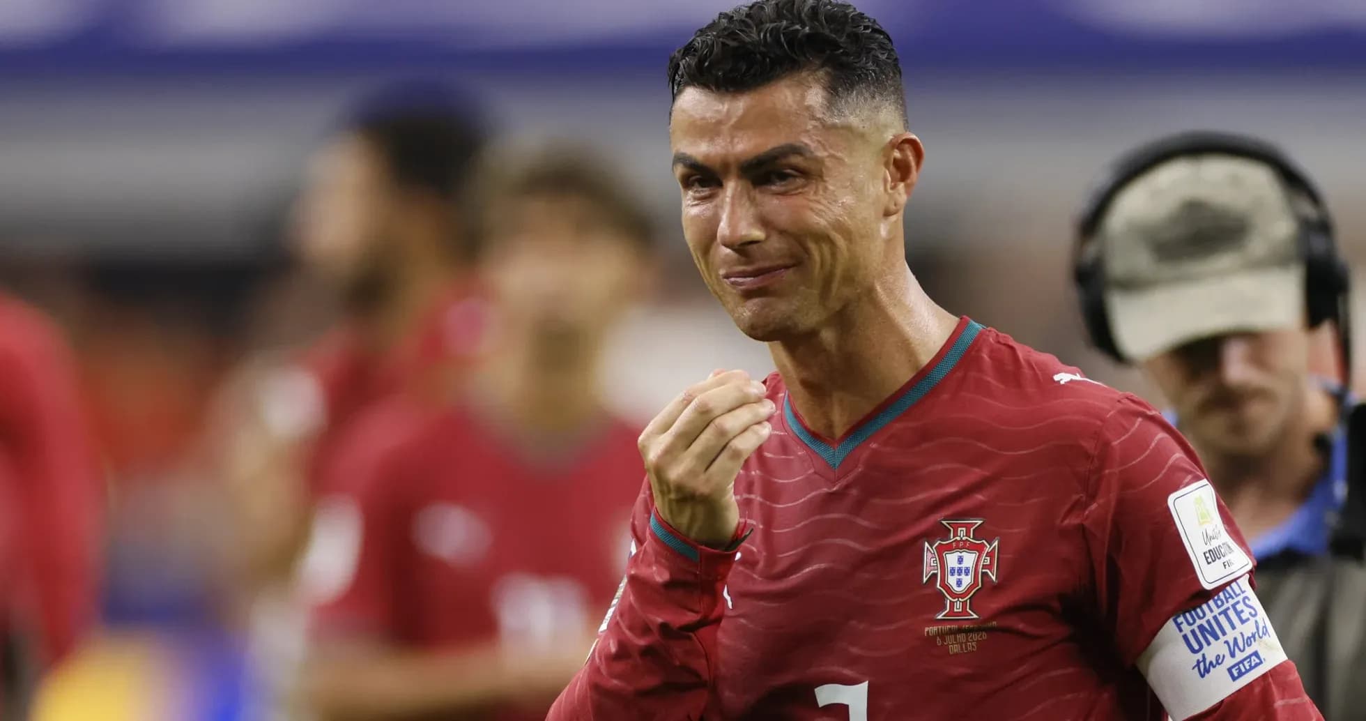 Cristiano Ronaldo con camiseta de Portugal en partido