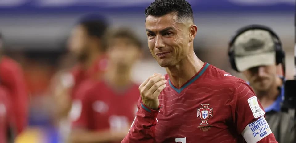 Cristiano Ronaldo con camiseta de Portugal en partido