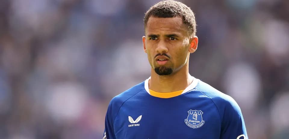 Jugador de Everton en campo durante partido