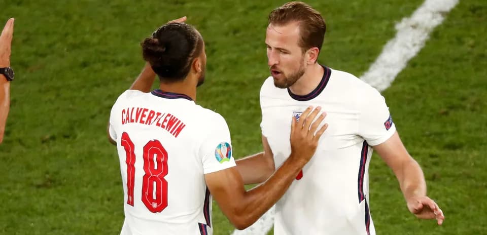 Calvert-Lewin y Kane celebrando un gol en partido