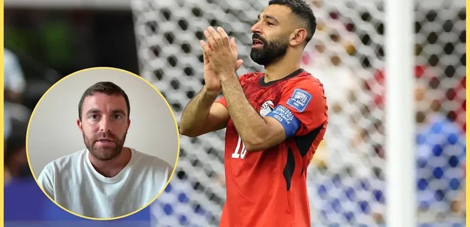 Jugador de Egipto aplaudiendo durante el partido