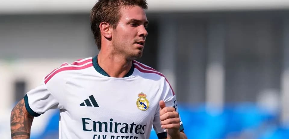 Jugador del Real Madrid corriendo durante entrenamiento