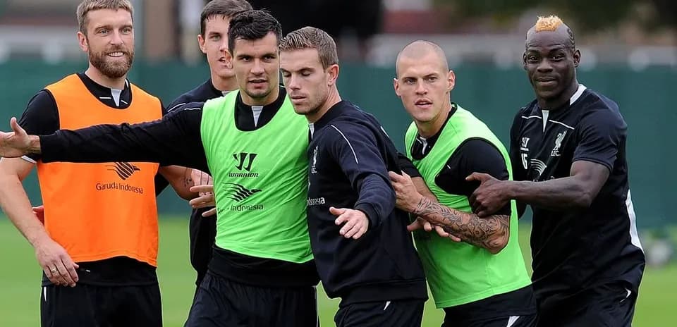 Jugadores de Liverpool durante una sesión de entrenamiento