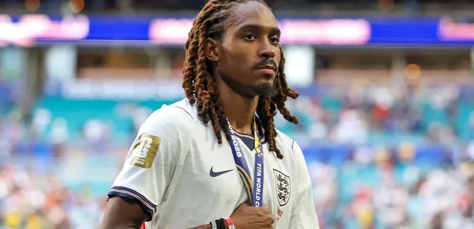 Jugador de Inglaterra caminando tras el partido