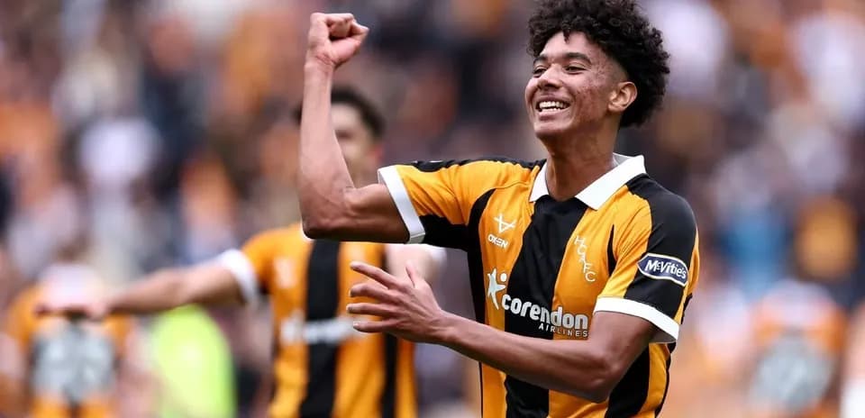 Jugador de Hull City celebra un gol en el estadio