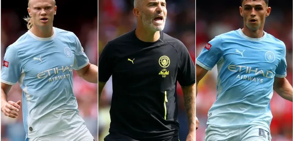 Jugadores y entrenador de Manchester City en acción