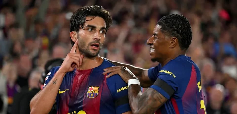 Jugadores del Barcelona celebrando un gol juntos