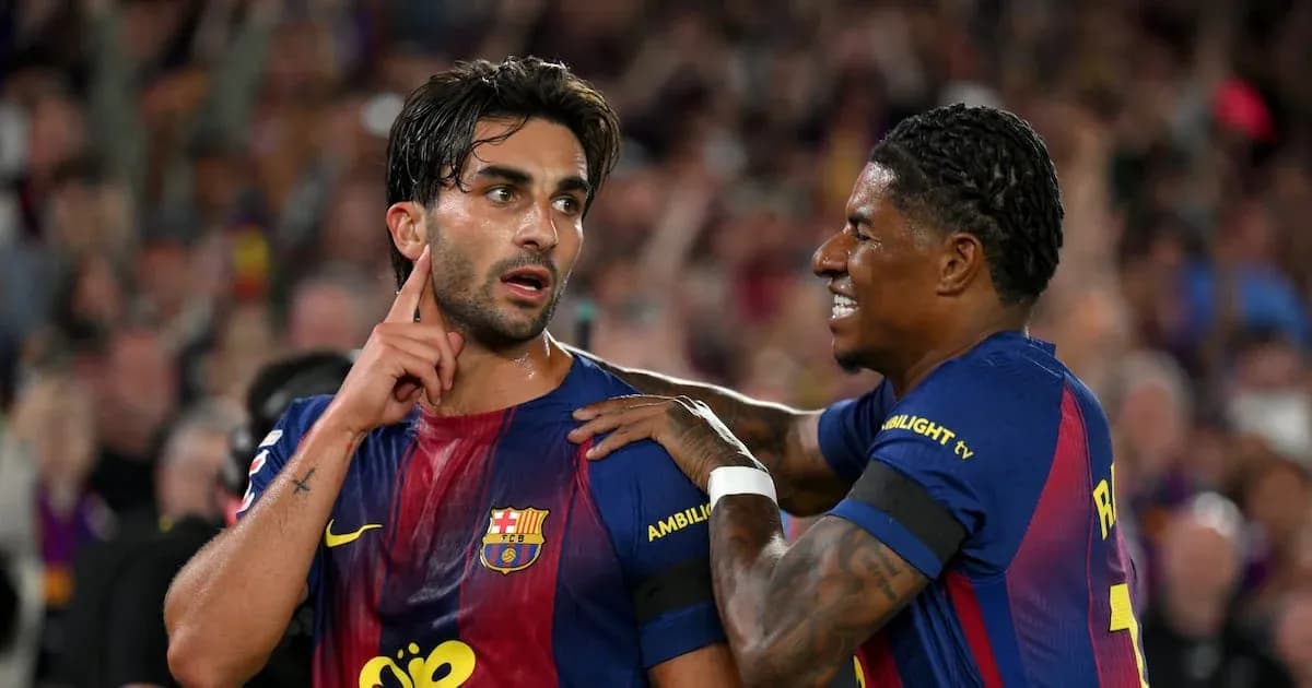 Jugadores del Barcelona celebrando un gol juntos