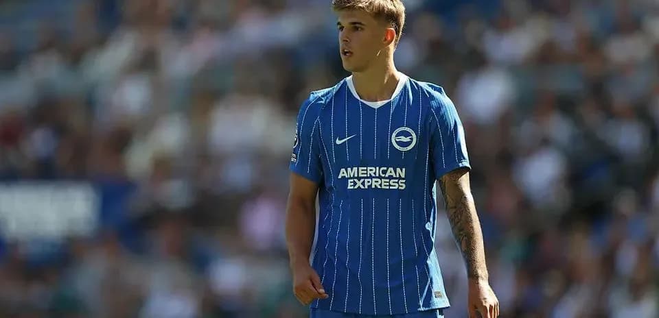 Jugador de Brighton en el campo durante el partido