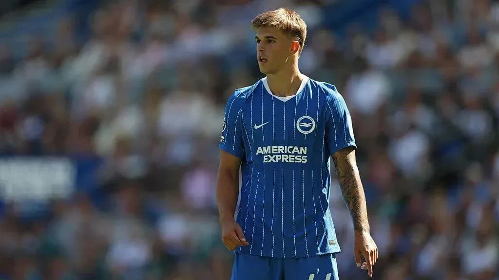 Jugador de Brighton en el campo durante el partido