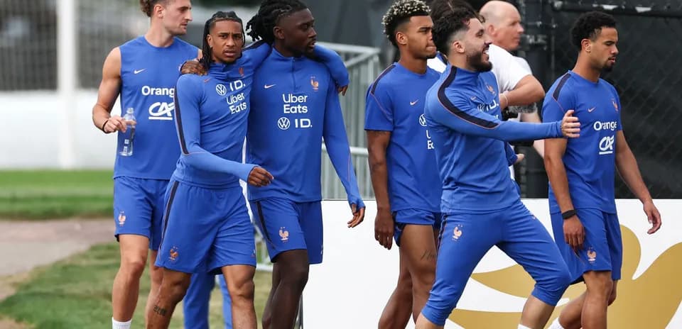 Jugadores de Francia caminando durante entrenamiento